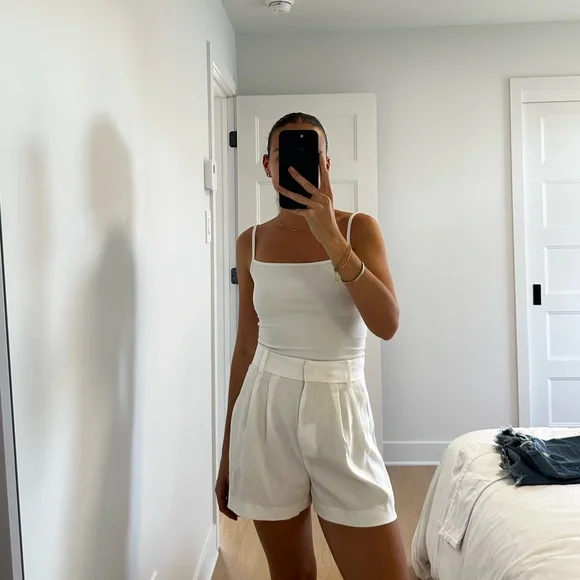 Babaton White Short - Picture 2 of 5